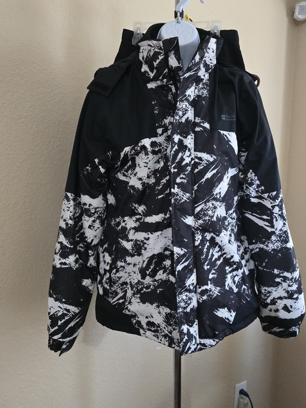 Women's Black & White Ski Jacket - Waterproof Insulated Snow Coat
